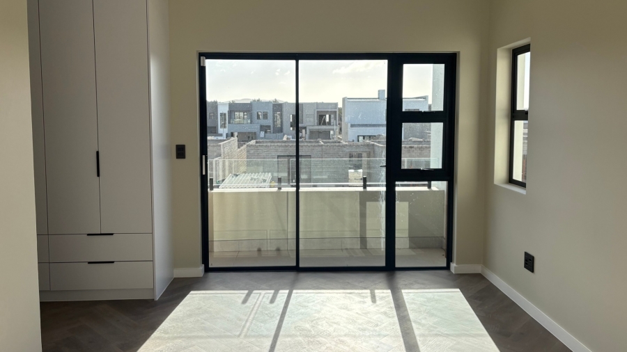 To Let 4 Bedroom Property for Rent in Sandown Western Cape